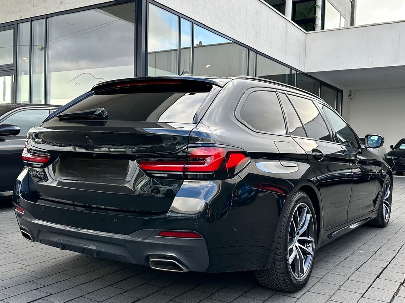 BMW 530i xDrive Touring M Sport | Panorama | Head-Up foto 4