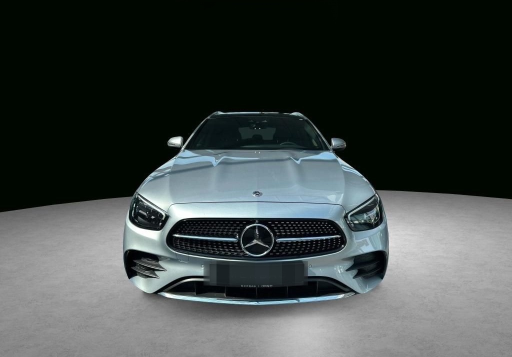 Mercedes-Benz E 300 de T-Modell AMG Line ACC LED Navi Pano SD foto 2