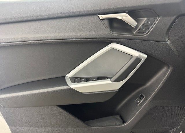 Audi Q3 35TFSI AHK ACC LED EINPARKH NAVI SITZH foto 6