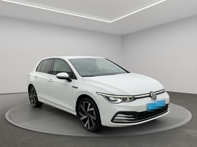 Volkswagen Golf VIII 1.5 eTSI DSG Style NAVI+LED PLUS+KAMER foto 2