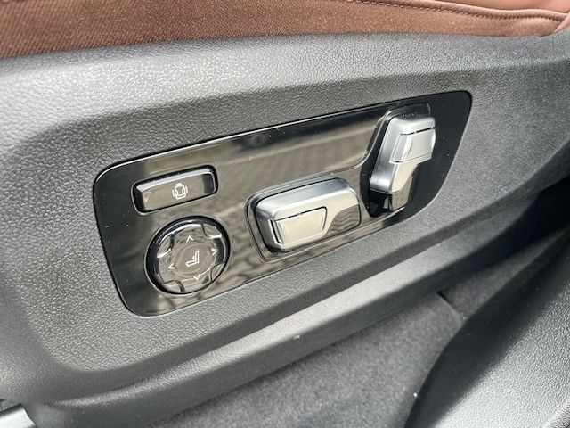 BMW X7 xDrive 40d Sportpaket HUD Luftfederung Niveau foto 11