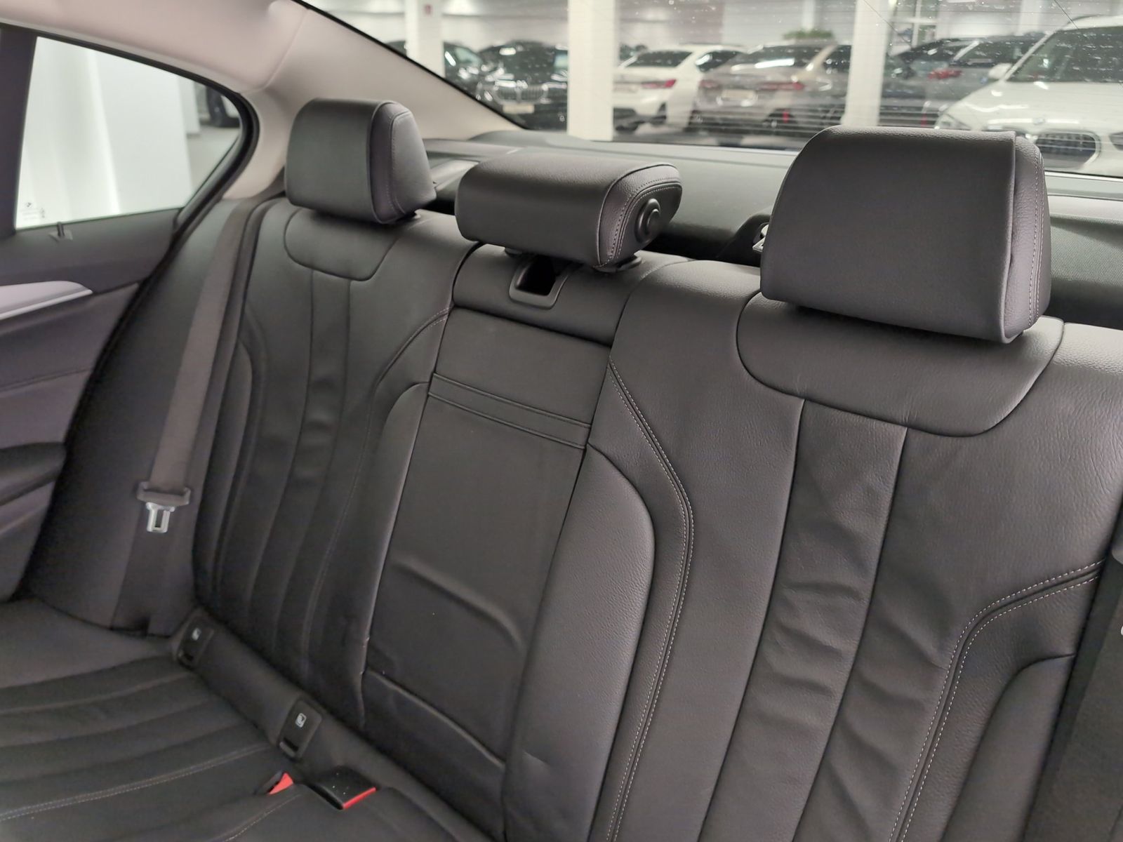 BMW 520d Lim Navi/LED/HuD/LR-Hz/HiFi/Lordose/DAB/PA foto 4