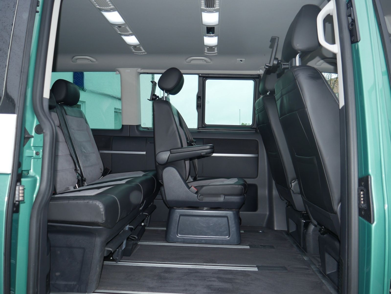 Volkswagen T6.1 Multivan 2.0 TDI Generation Six DSG AHK ACC foto 5
