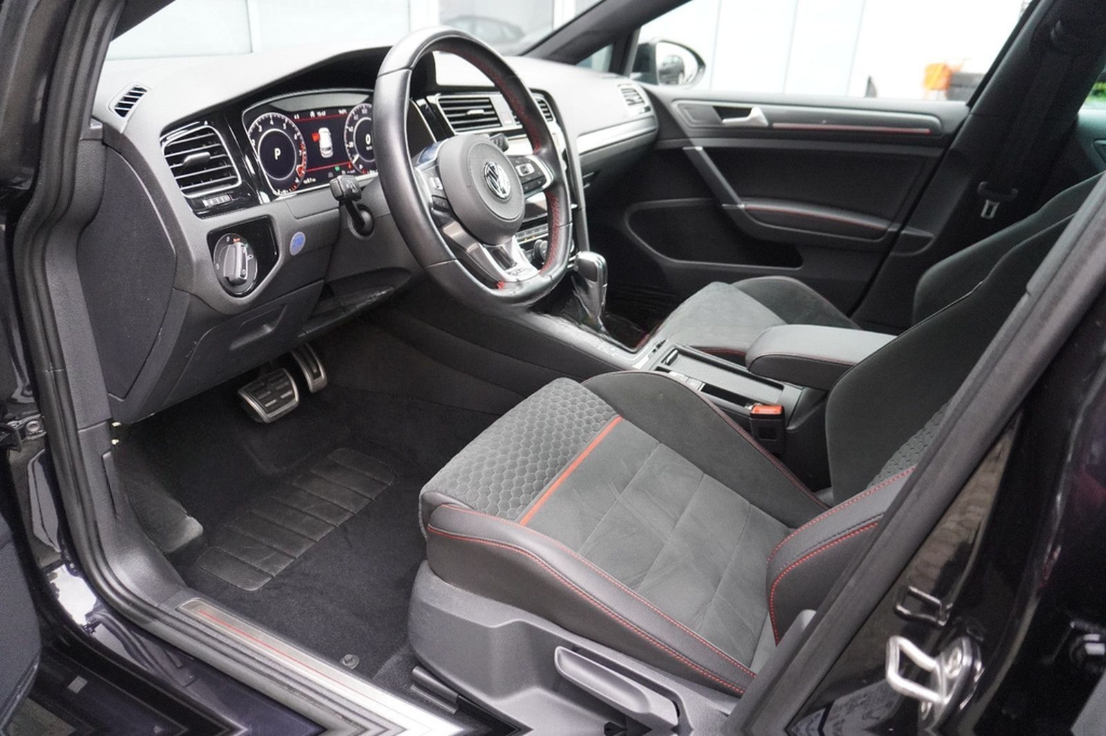 Volkswagen Golf VII Lim. GTI Performance DSG/LED/Euro 6 foto 14