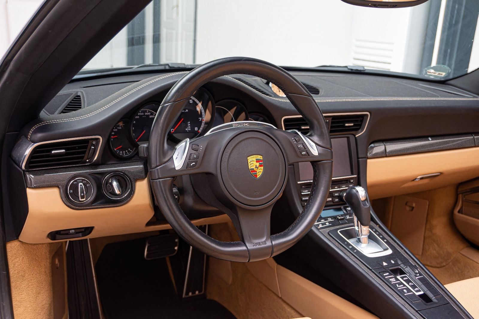 Porsche 911 Turbo S Cabrio KERAMIK.CHRONO.BURM.TV.KAMERA foto 13