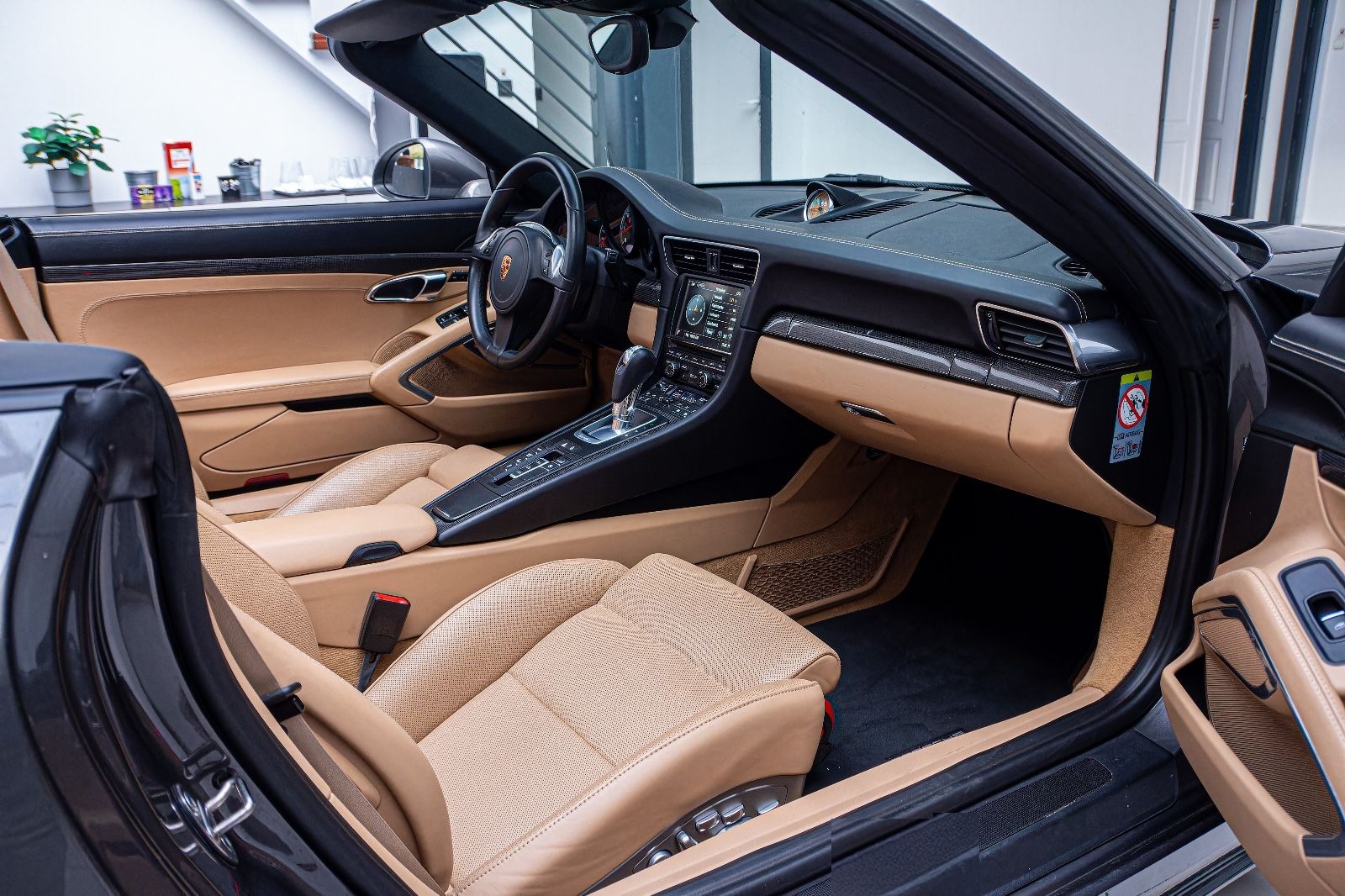 Porsche 911 Turbo S Cabrio KERAMIK.CHRONO.BURM.TV.KAMERA foto 17