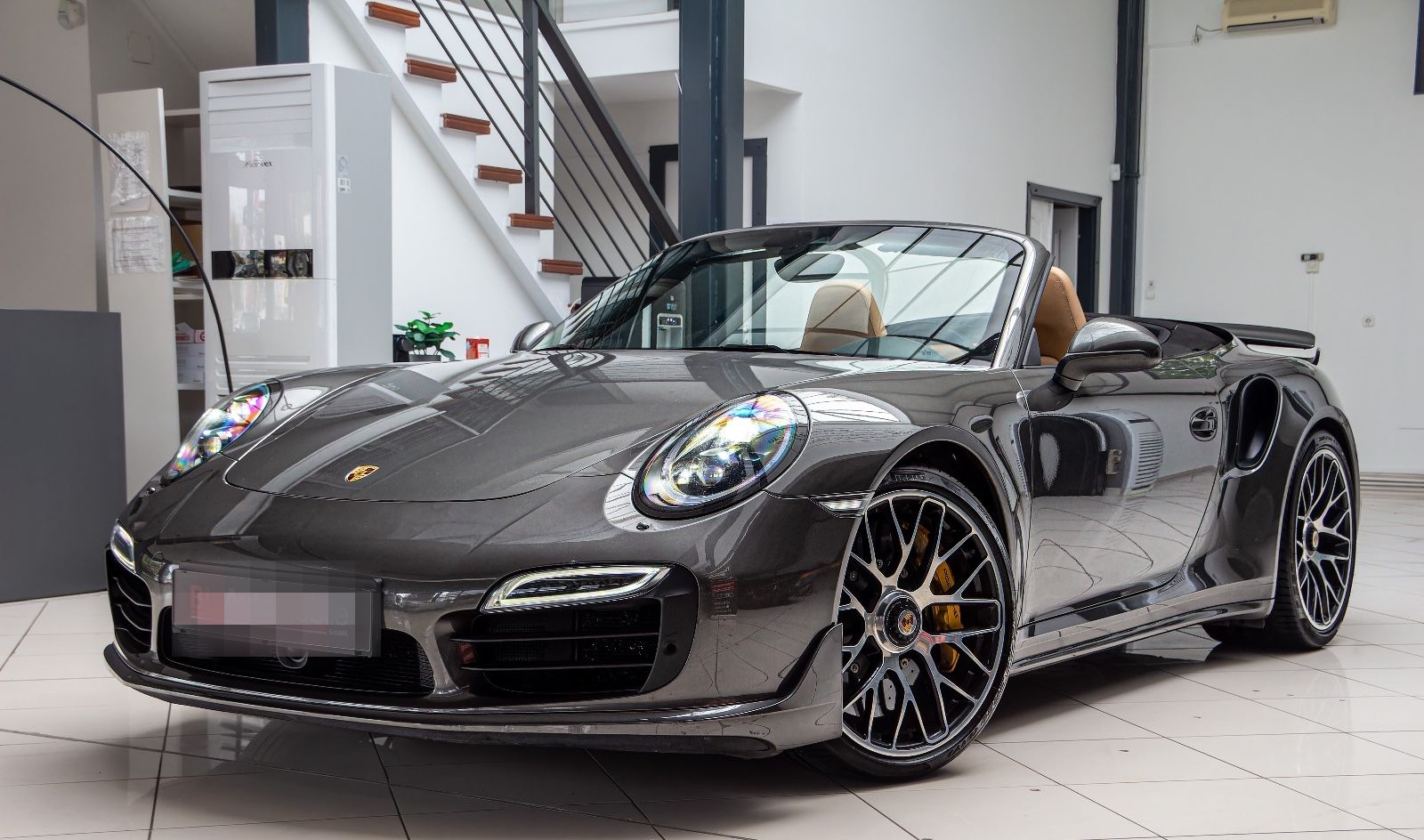 Porsche 911 Turbo S Cabrio KERAMIK.CHRONO.BURM.TV.KAMERA foto 3