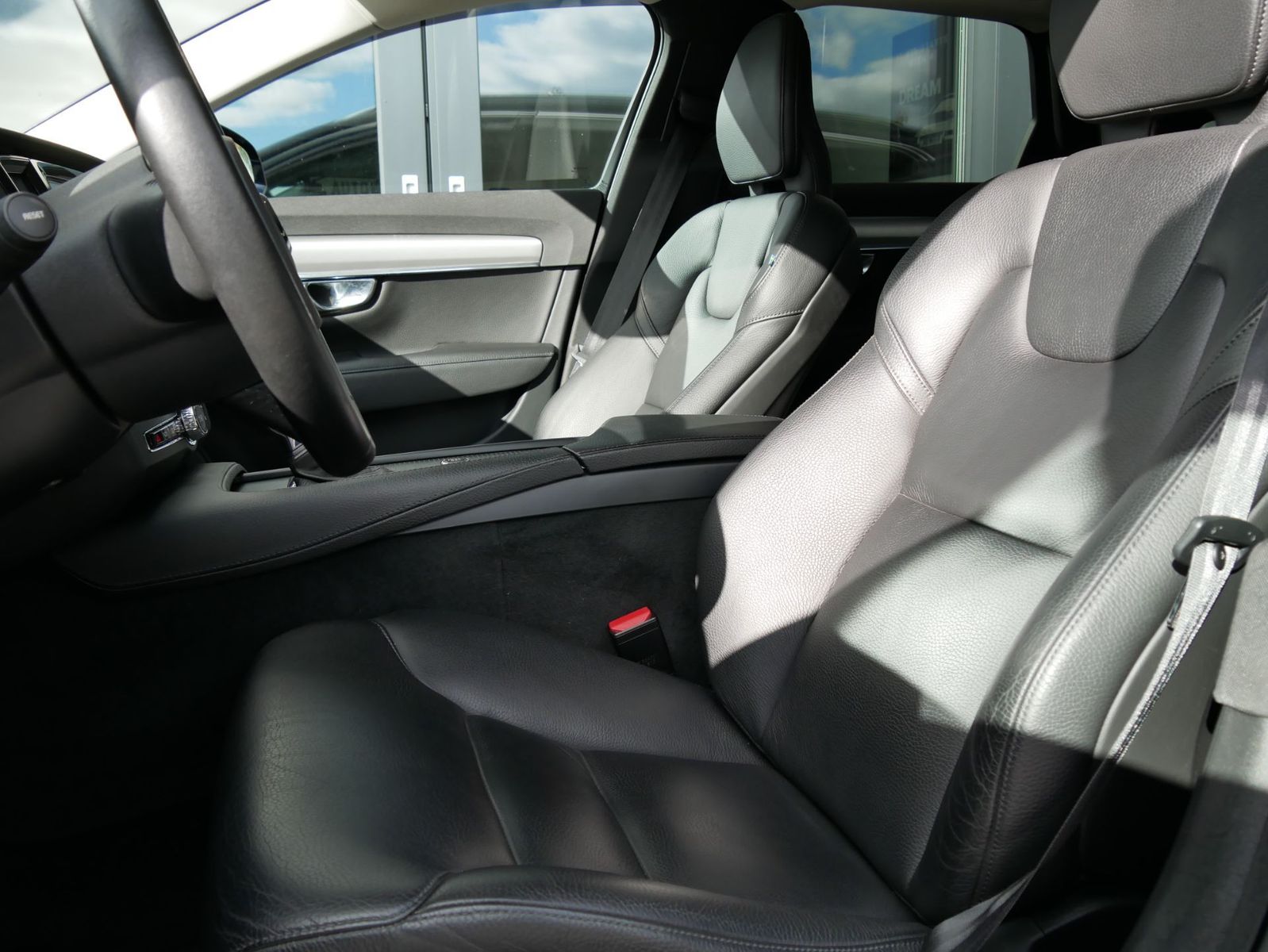 Volvo V90 V 90 D5 AWD DPF Momentum RFK/AHK/DIGITAL foto 13