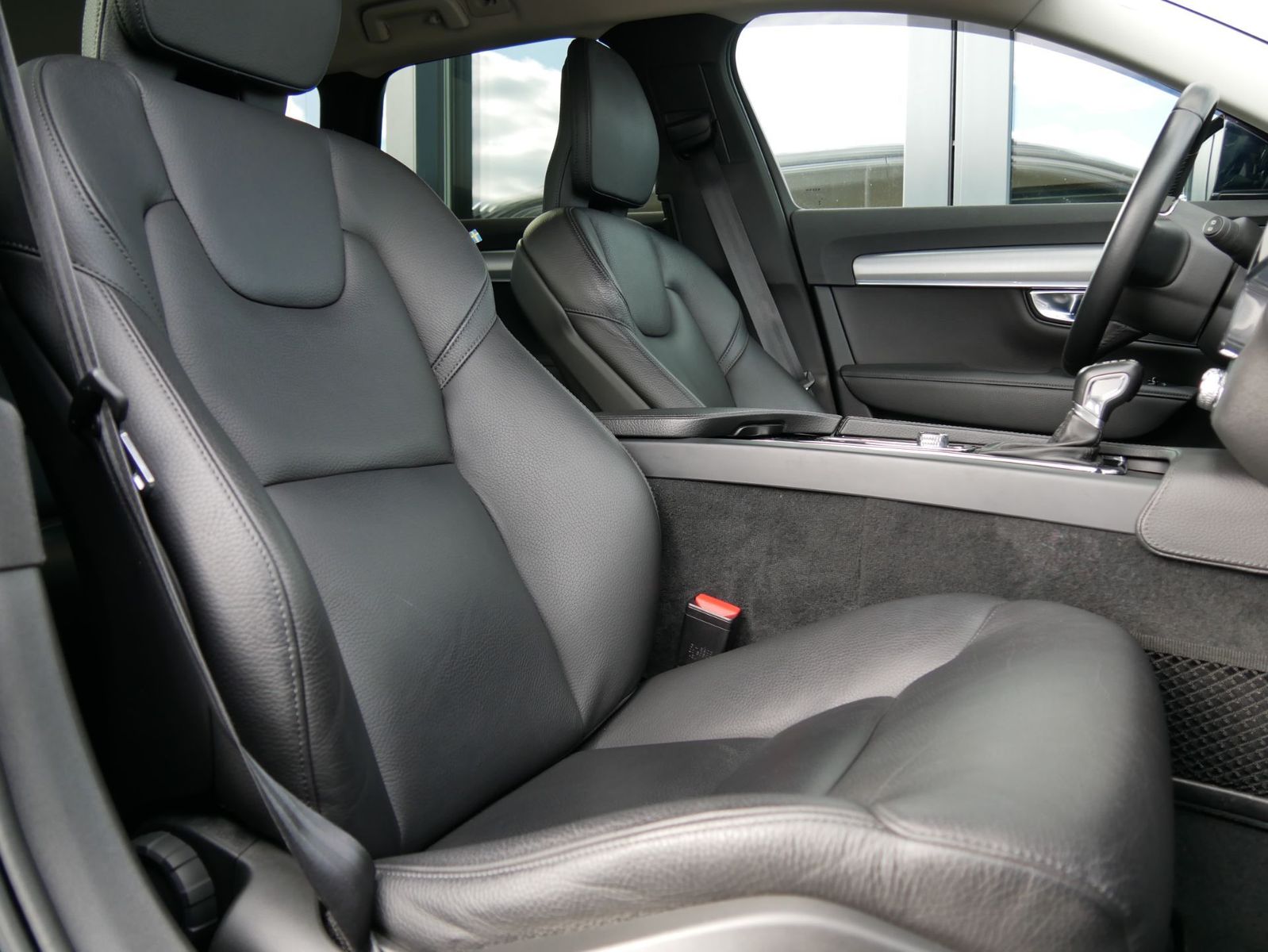 Volvo V90 V 90 D5 AWD DPF Momentum RFK/AHK/DIGITAL foto 14