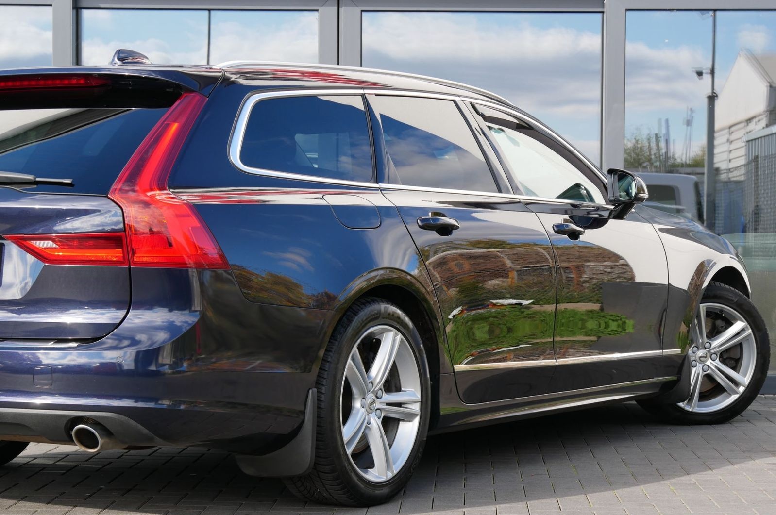 Volvo V90 V 90 D5 AWD DPF Momentum RFK/AHK/DIGITAL foto 19