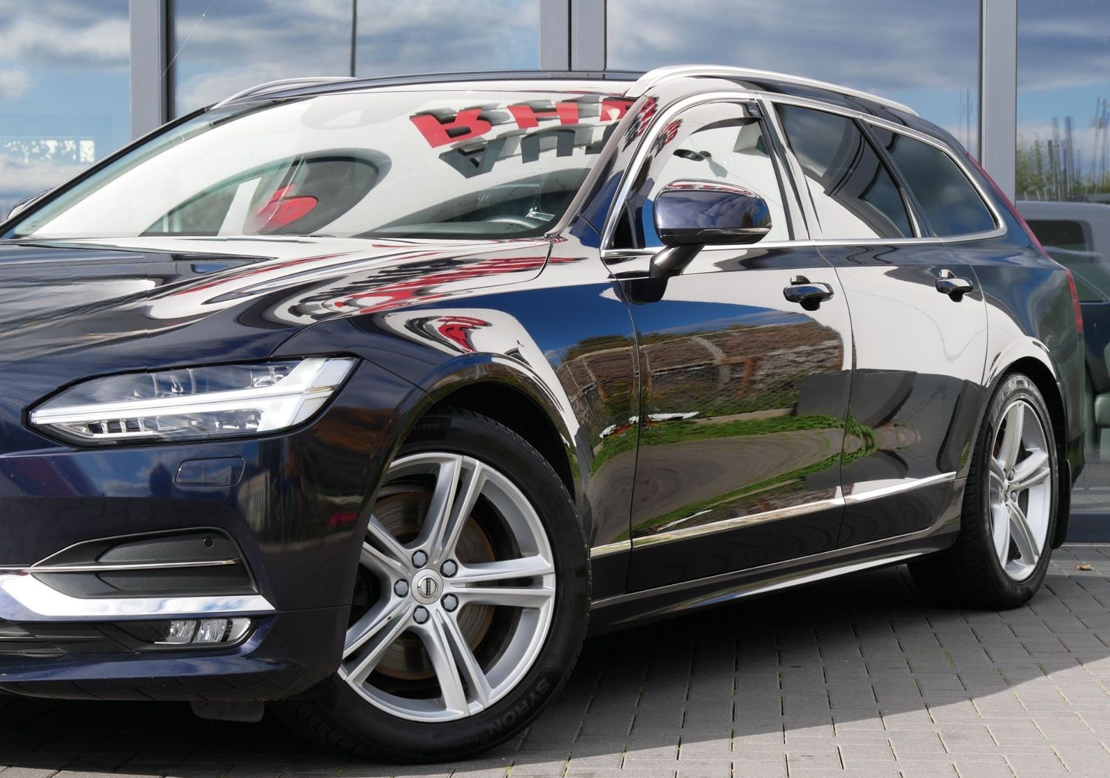 Volvo V90 V 90 D5 AWD DPF Momentum RFK/AHK/DIGITAL foto 3