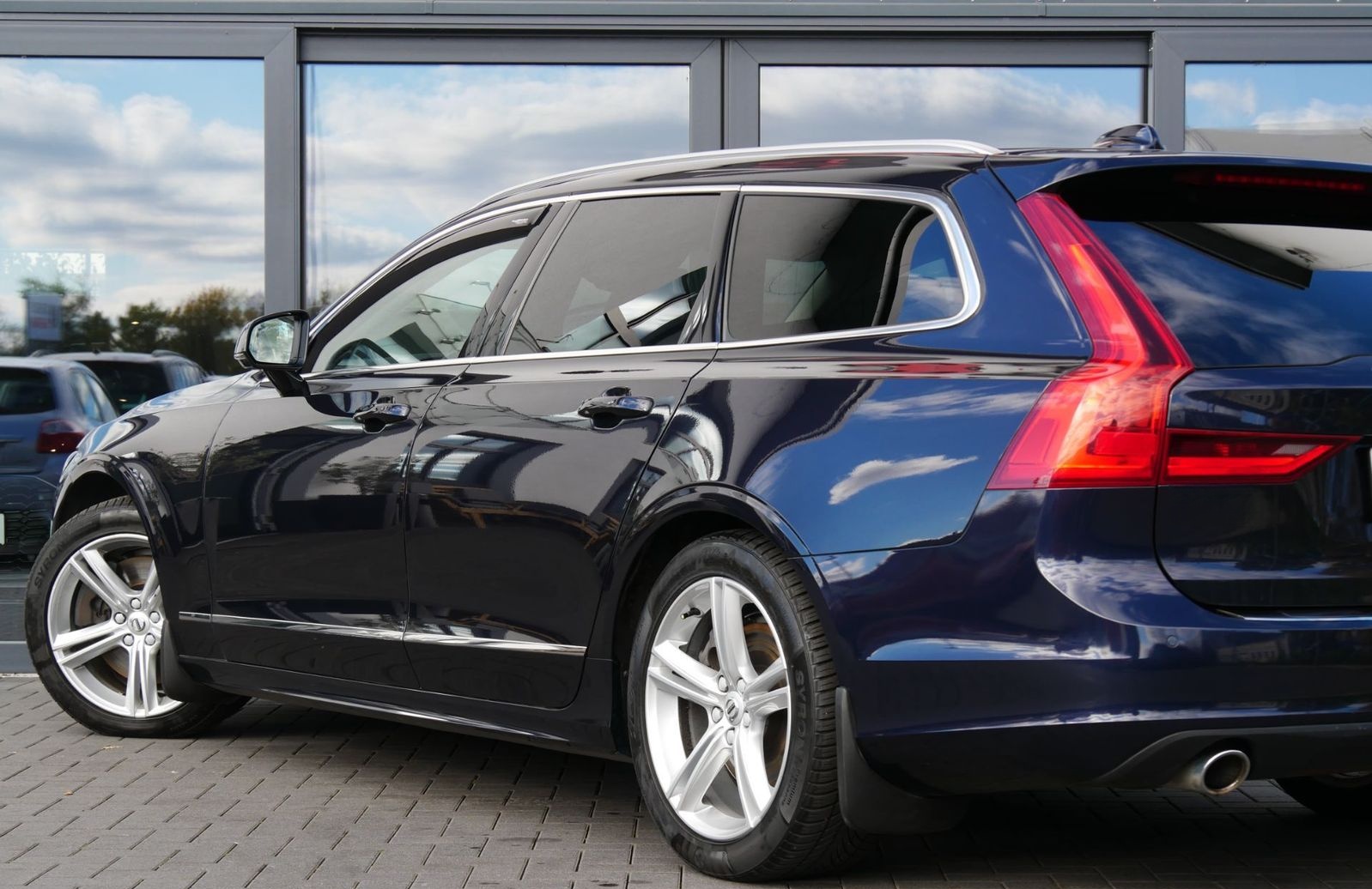 Volvo V90 V 90 D5 AWD DPF Momentum RFK/AHK/DIGITAL foto 22