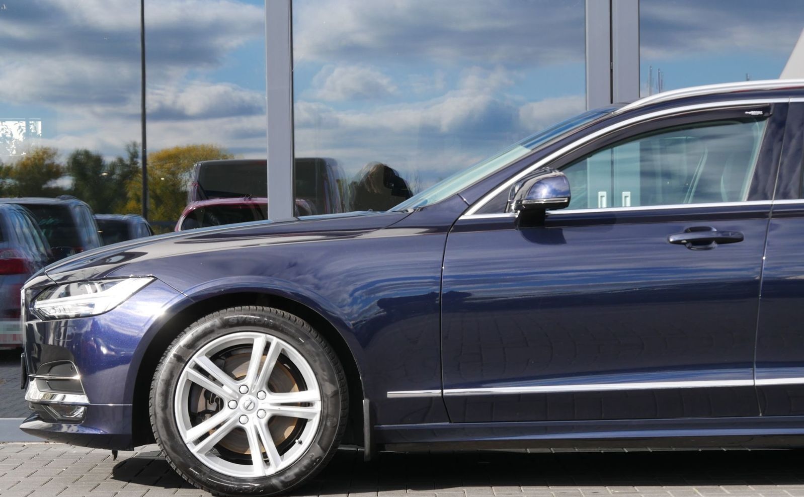 Volvo V90 V 90 D5 AWD DPF Momentum RFK/AHK/DIGITAL foto 25