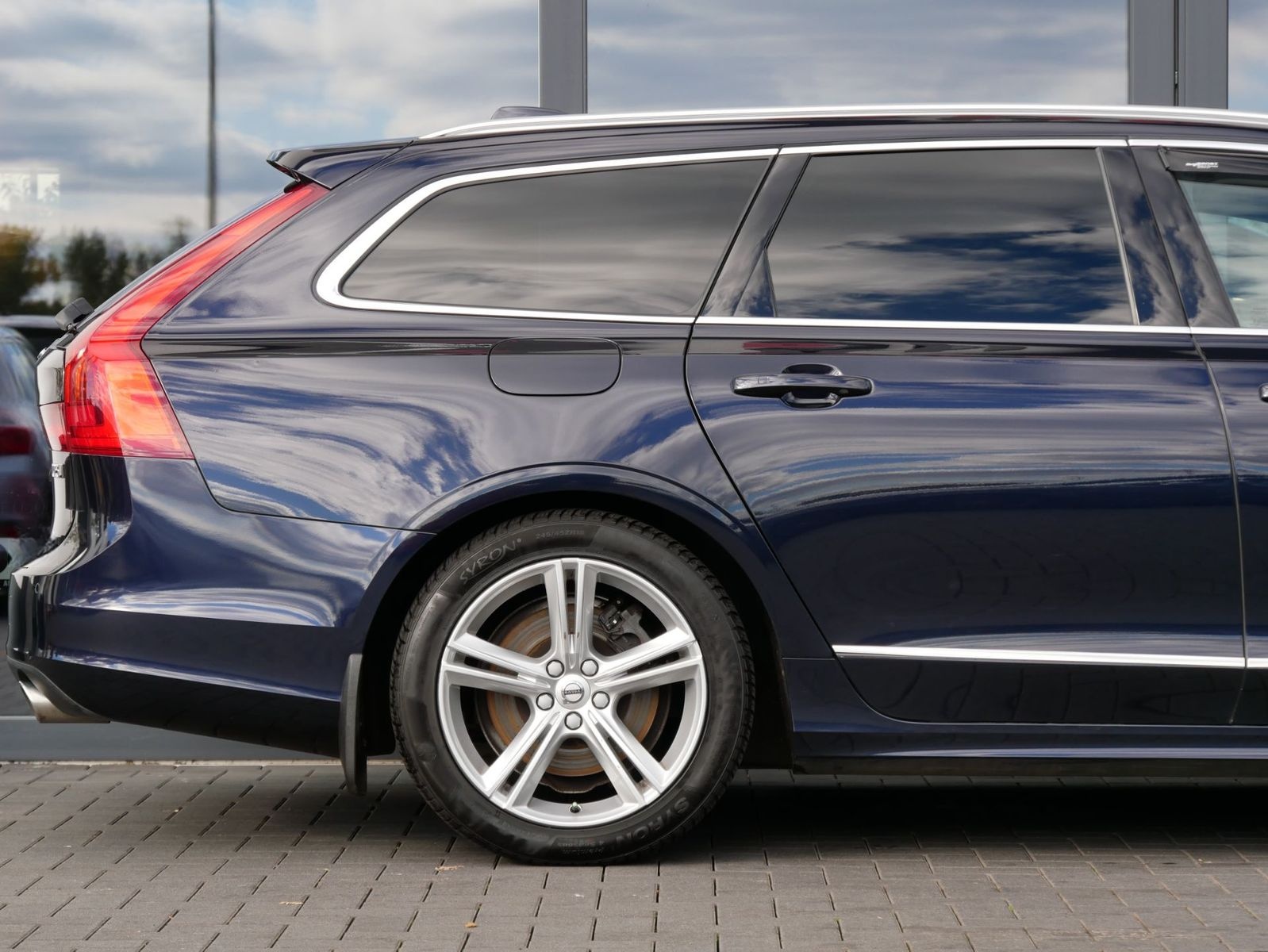 Volvo V90 V 90 D5 AWD DPF Momentum RFK/AHK/DIGITAL foto 9