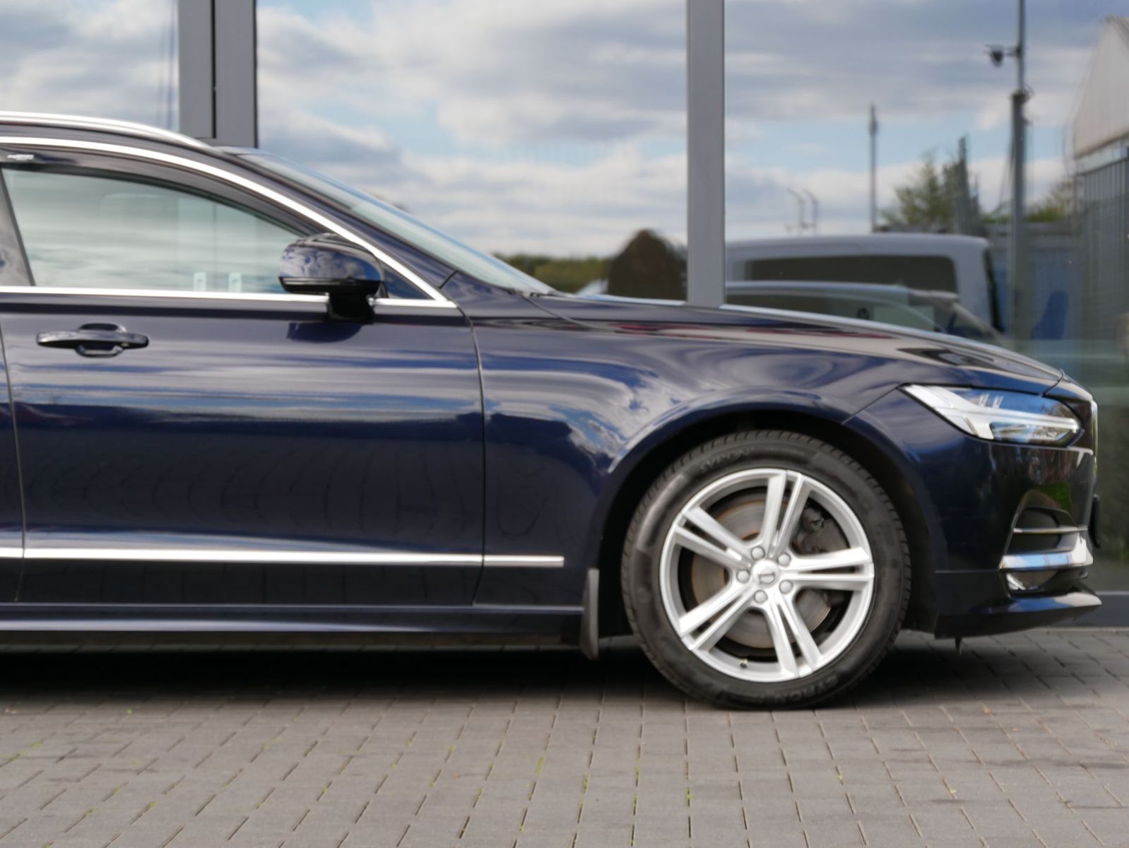 Volvo V90 V 90 D5 AWD DPF Momentum RFK/AHK/DIGITAL foto 10