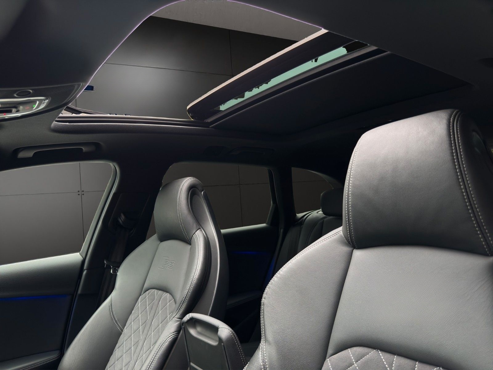 Audi RS4 Avant Pano/Ambiente+/B&O/HUD/Matrix foto 20