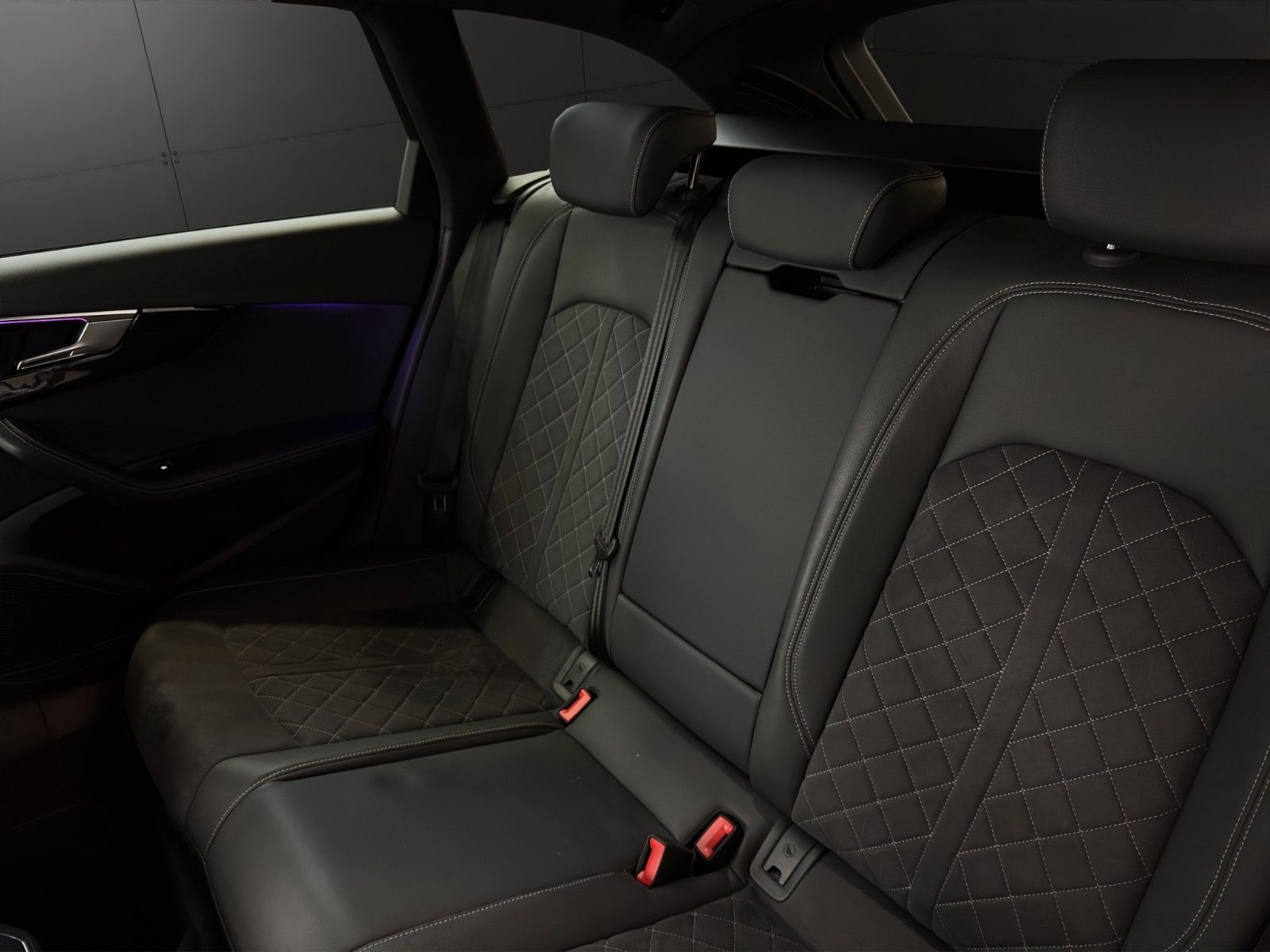 Audi RS4 Avant Pano/Ambiente+/B&O/HUD/Matrix foto 25