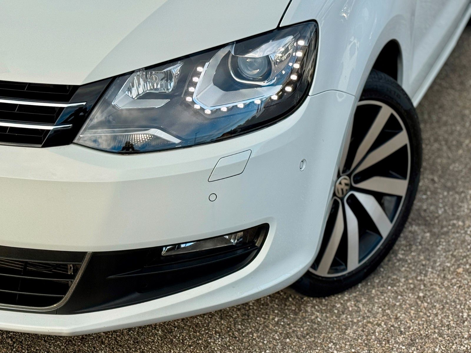 Volkswagen Sharan 2.0 TDI DSG IQ.DRIVE ACC|XEN|Sthzg|7Sitze foto 2