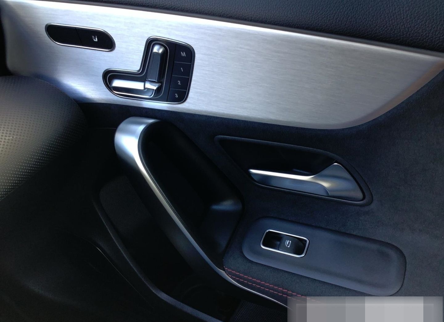 Mercedes-Benz A 35 AMG 4M PANO KAMERA KEYLESS ACC BURMESTER foto 18