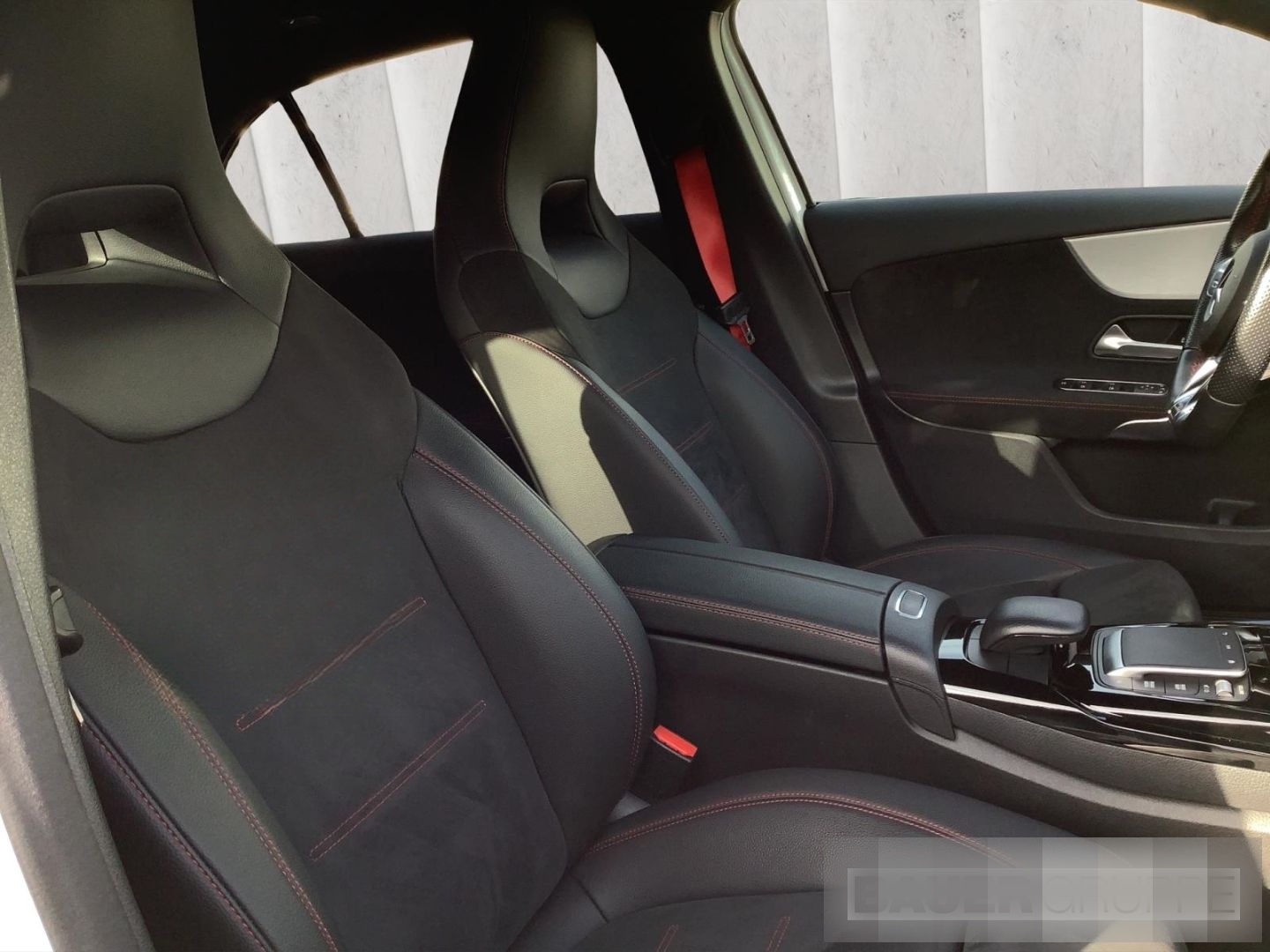 Mercedes-Benz A 35 AMG 4M PANO KAMERA KEYLESS ACC BURMESTER foto 19