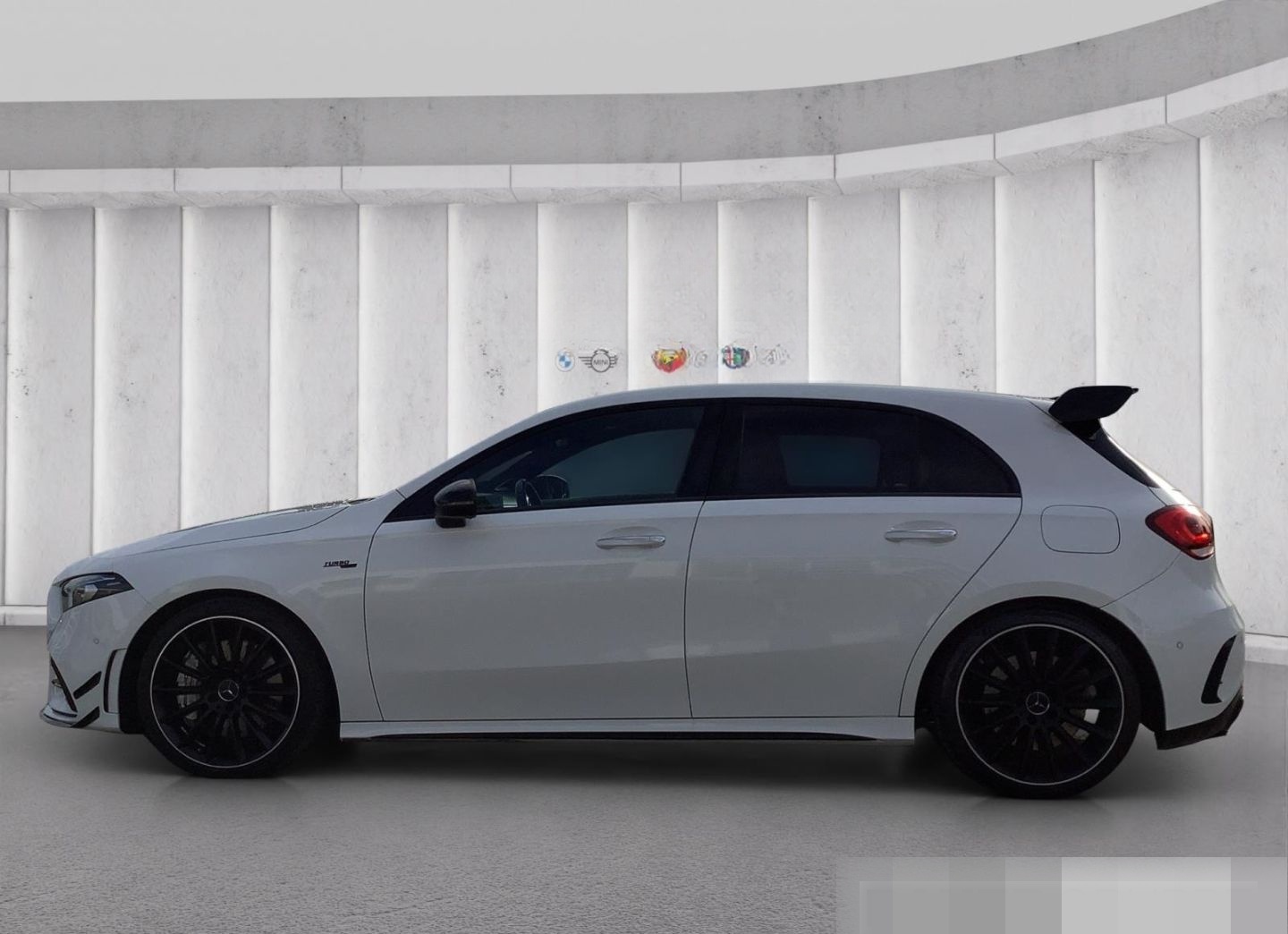 Mercedes-Benz A 35 AMG 4M PANO KAMERA KEYLESS ACC BURMESTER foto 3