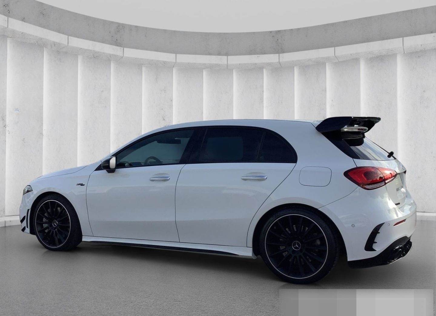 Mercedes-Benz A 35 AMG 4M PANO KAMERA KEYLESS ACC BURMESTER foto 24