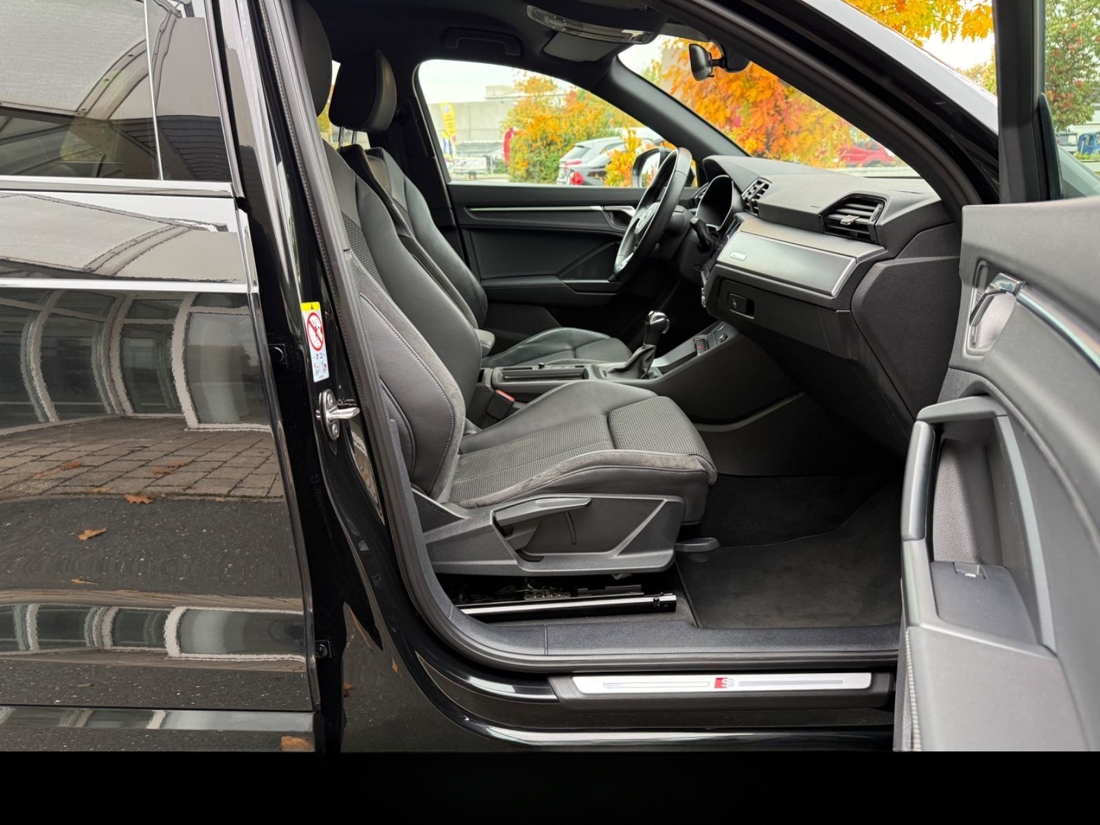 Audi Q3 35 TDI S line Black Edition Virtual Leder Mat foto 13