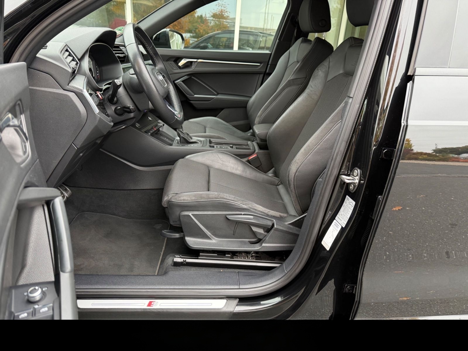 Audi Q3 35 TDI S line Black Edition Virtual Leder Mat foto 8