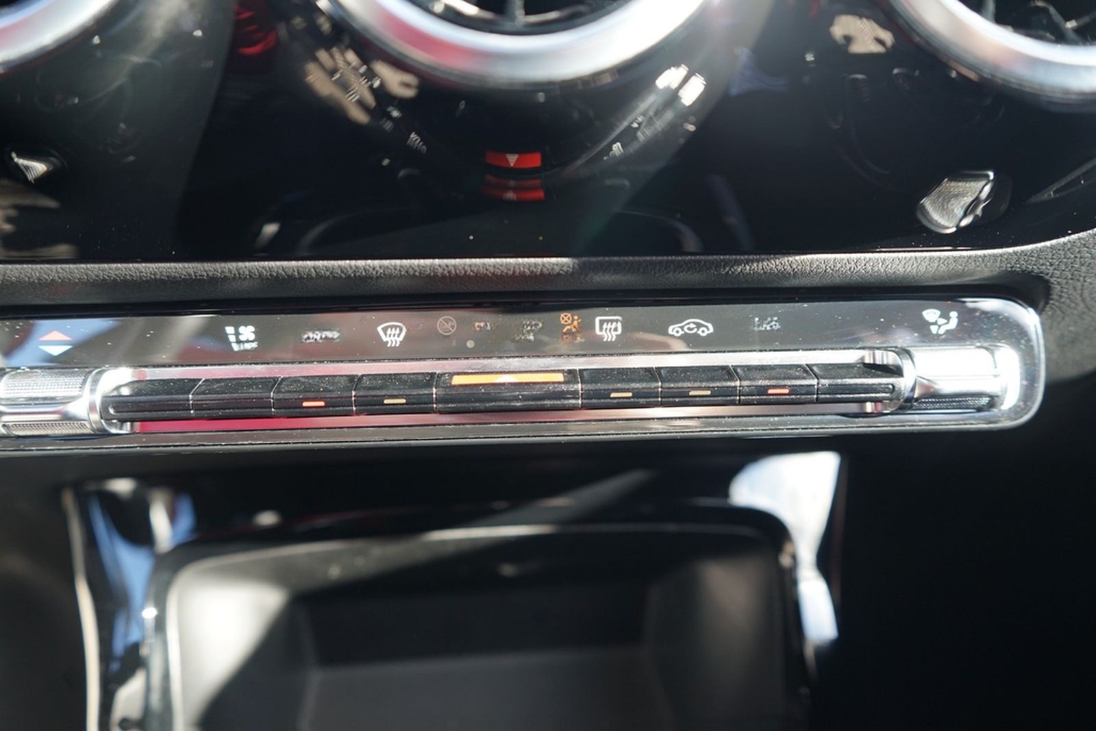 Mercedes-Benz A180 AMG Line LED Navi Sitzheizung Teilleder PDC foto 14