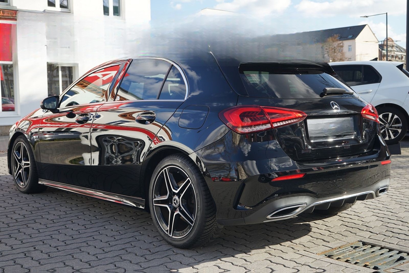 Mercedes-Benz A180 AMG Line LED Navi Sitzheizung Teilleder PDC foto 4