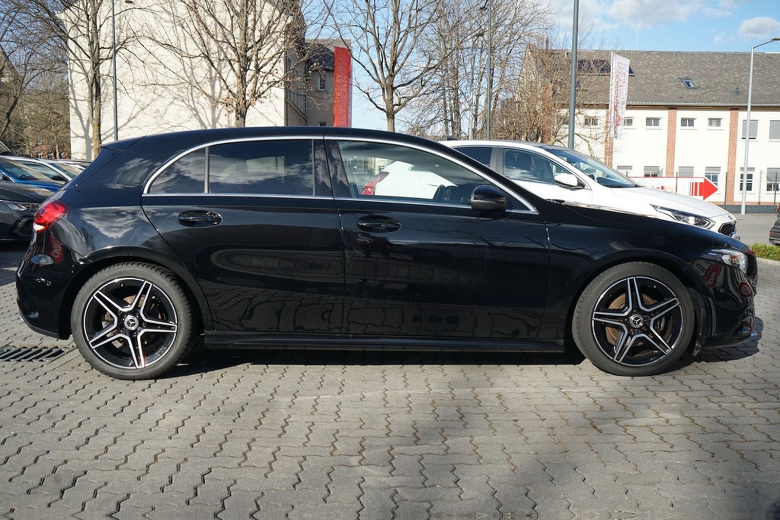 Mercedes-Benz A180 AMG Line LED Navi Sitzheizung Teilleder PDC foto 7