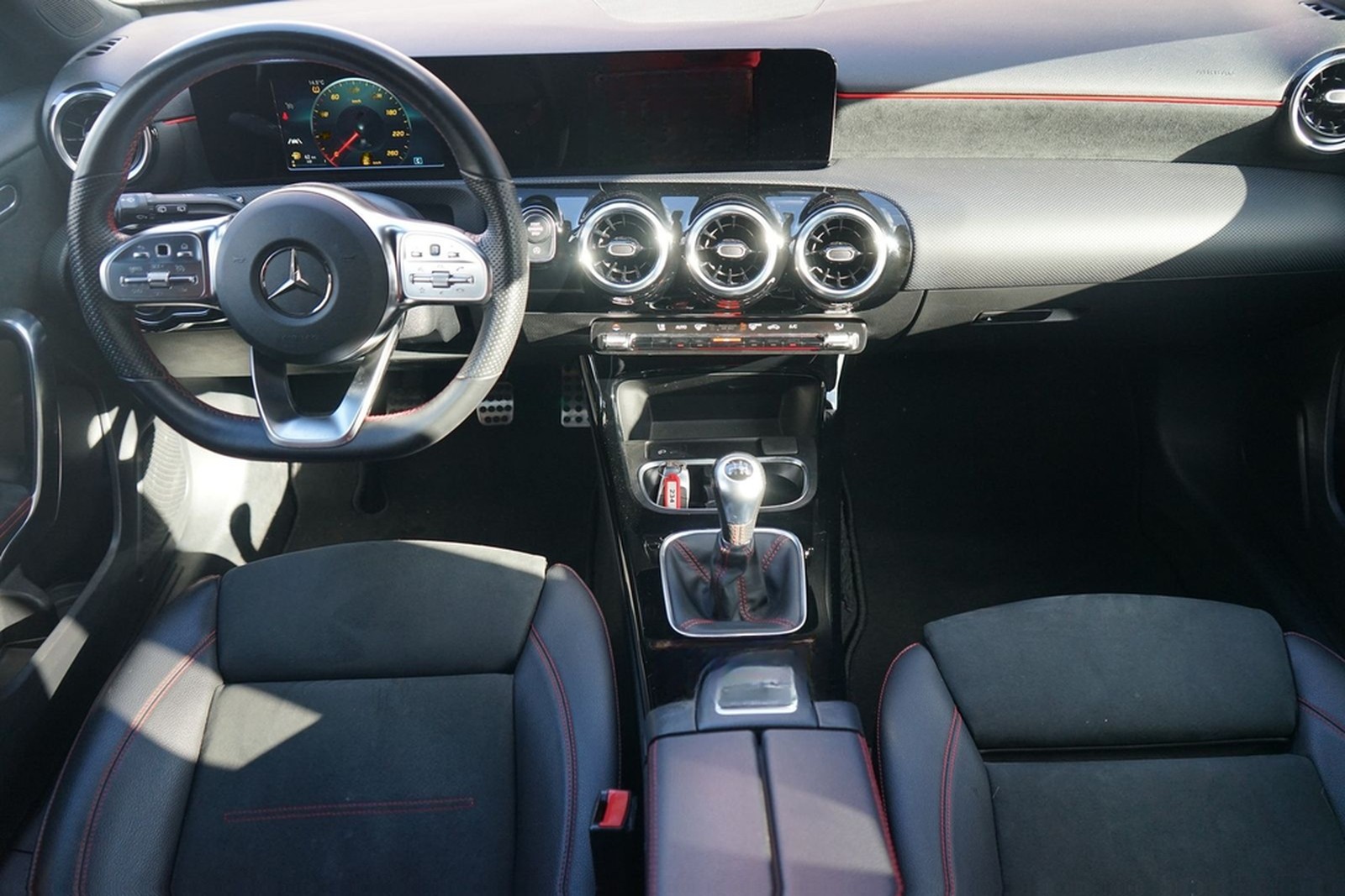 Mercedes-Benz A180 AMG Line LED Navi Sitzheizung Teilleder PDC foto 10