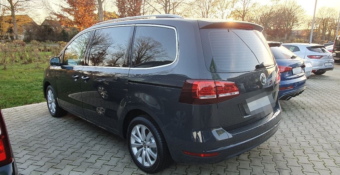 Volkswagen Sharan Highline Family Van Alu Grau AC Facelift foto 12