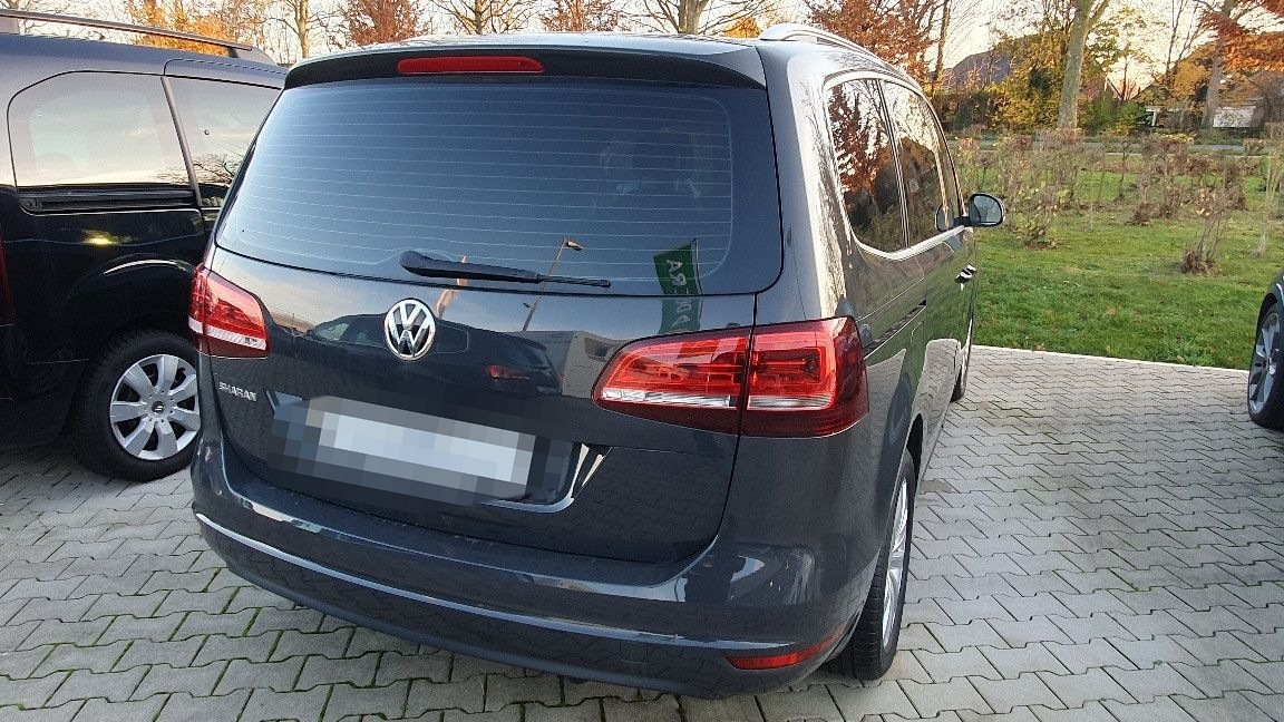 Volkswagen Sharan Highline Family Van Alu Grau AC Facelift foto 13
