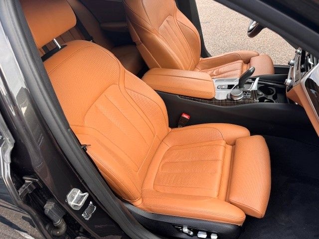 BMW 540 i xDrive Sport Line / Leder / Panorama / LED foto 24