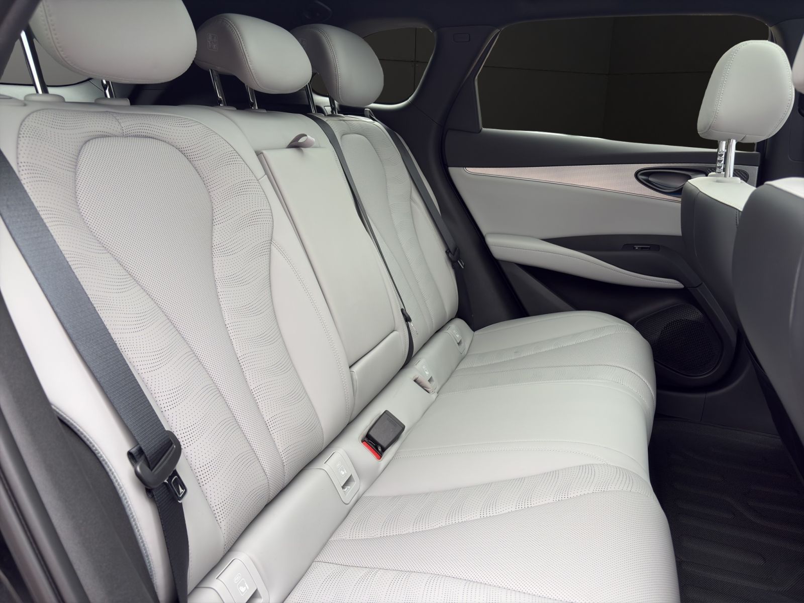 BYD Seal 06 DM-i Touring Comfort Lite 1350k m Hybrid foto 19