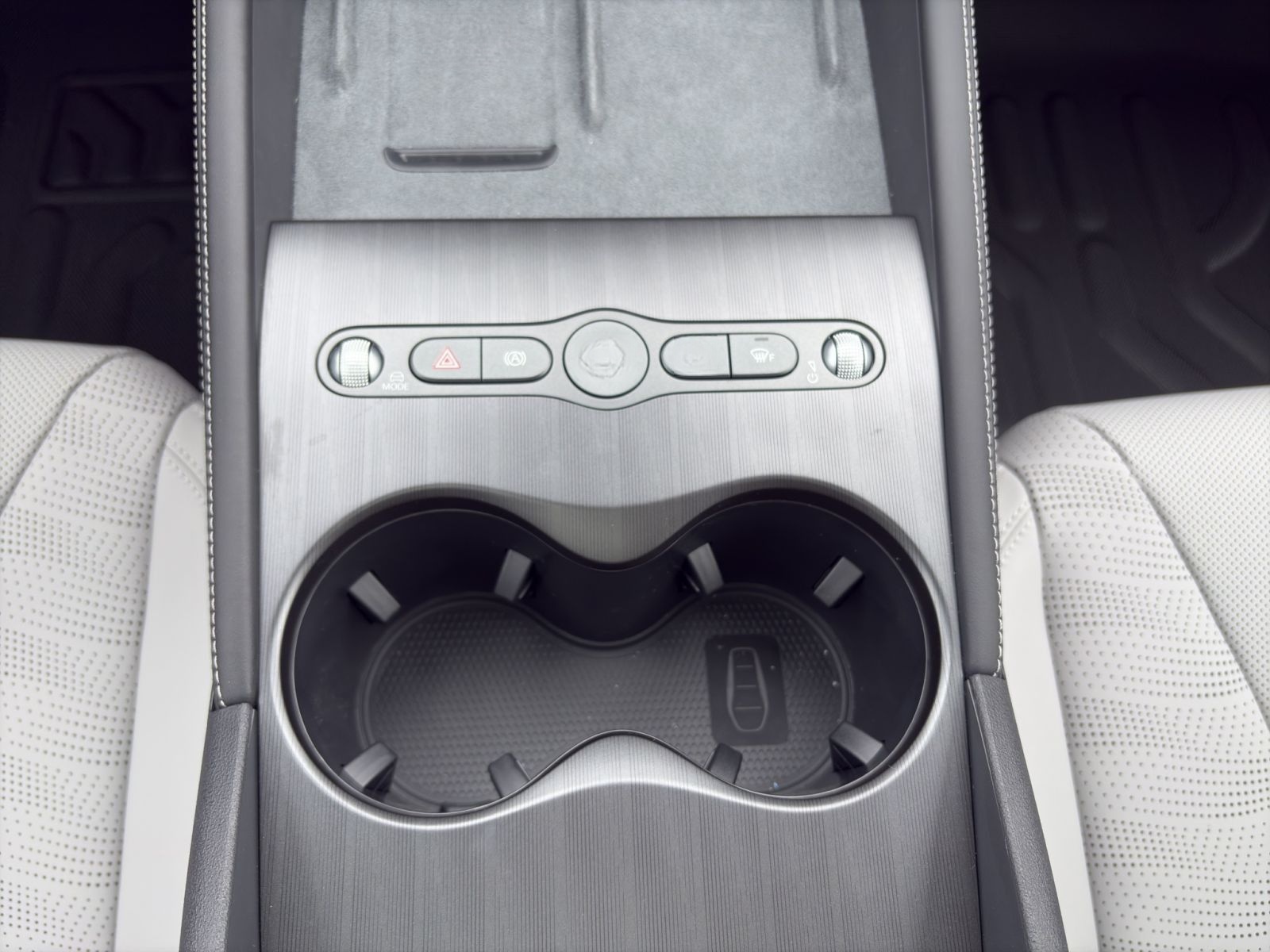 BYD Seal 06 DM-i Touring Comfort Lite 1350k m Hybrid foto 25