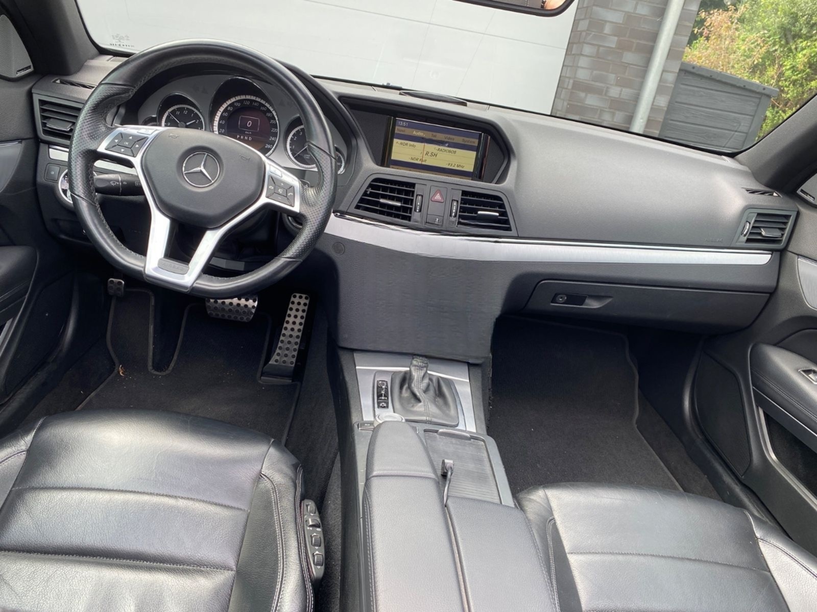 Mercedes-Benz E 350 Cabrio 7G AMG Scheckheft 2 Vorbesitzer foto 3
