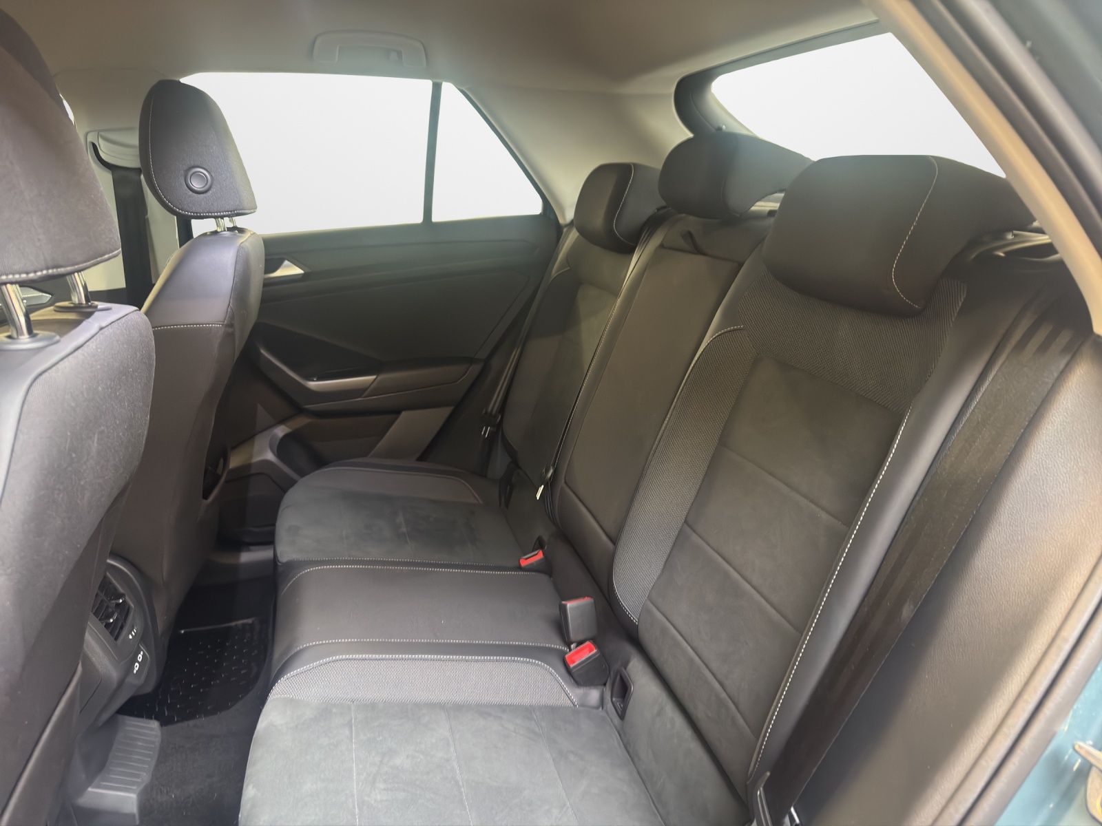 Volkswagen T-Roc 1.5 TSI DSG Style  LED Kamera PDC LM Tempo foto 12
