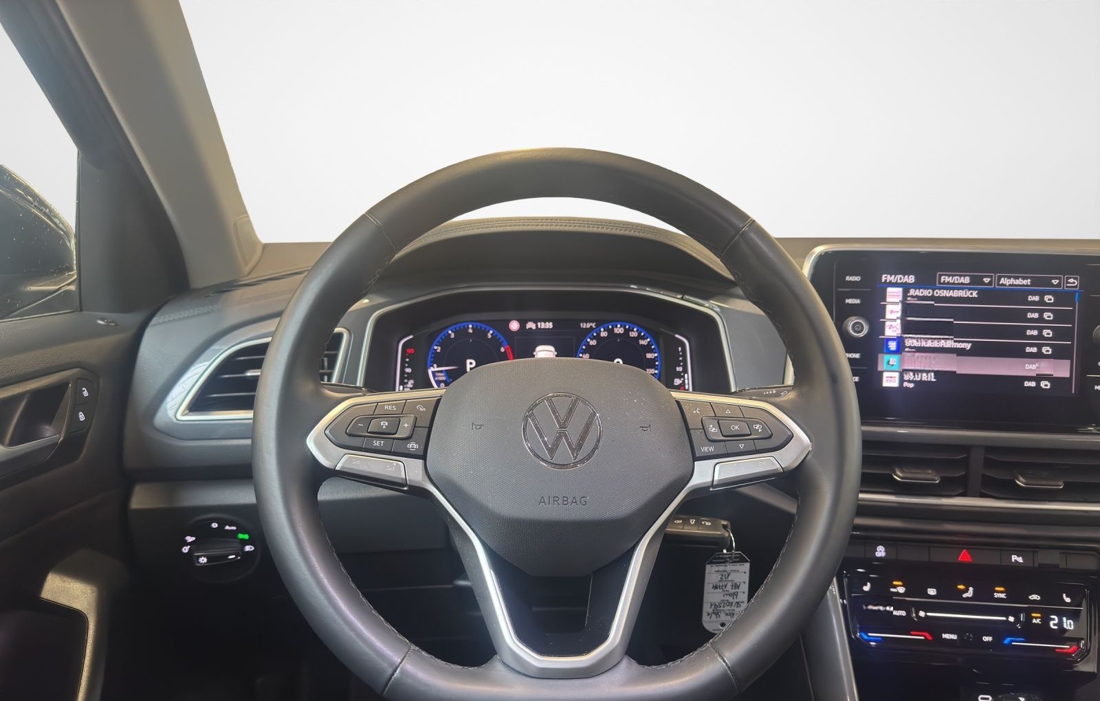 Volkswagen T-Roc 1.5 TSI DSG Style  LED Kamera PDC LM Tempo foto 10