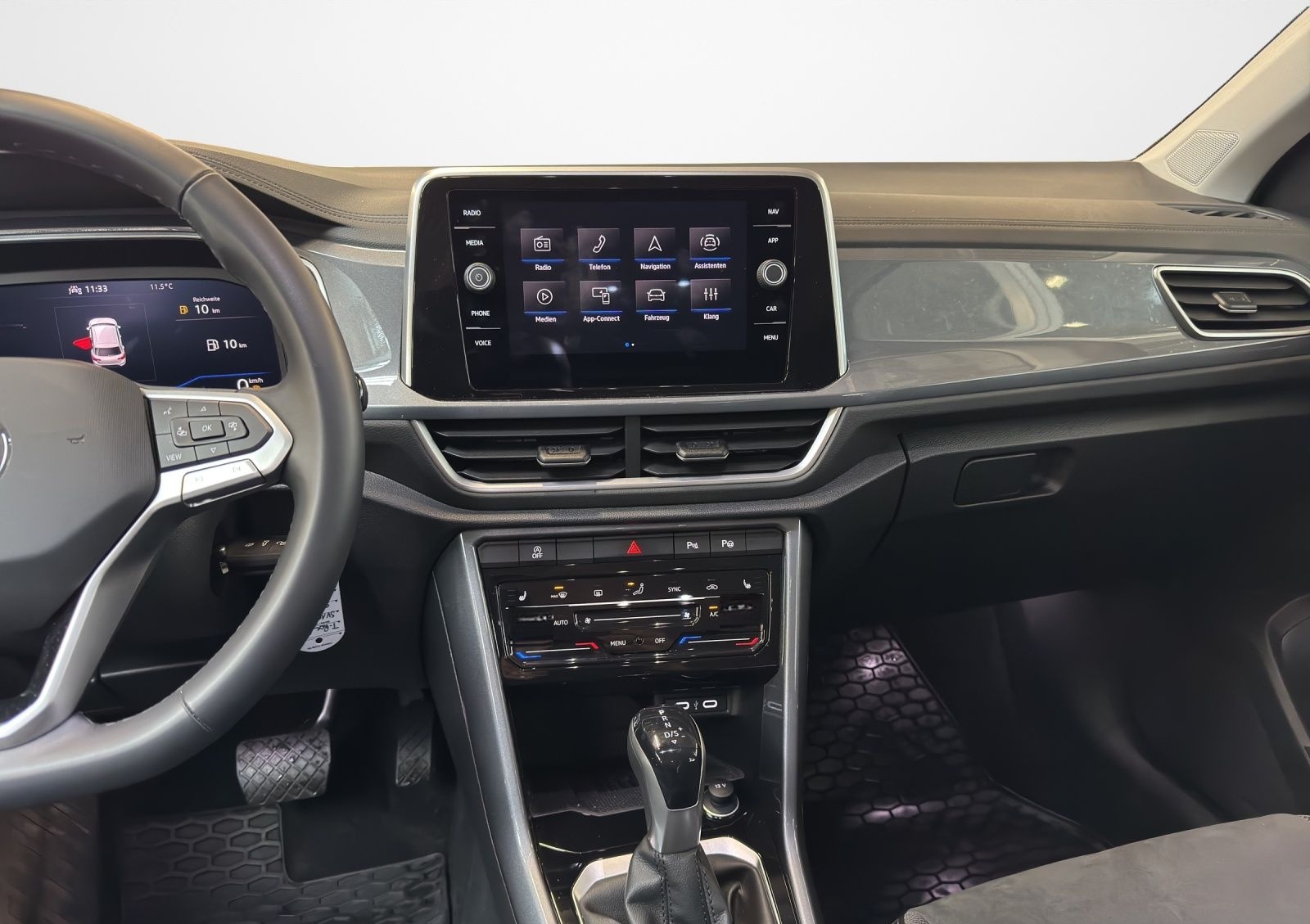 Volkswagen T-Roc 1.5 TSI DSG Style  LED Kamera PDC LM Tempo foto 11