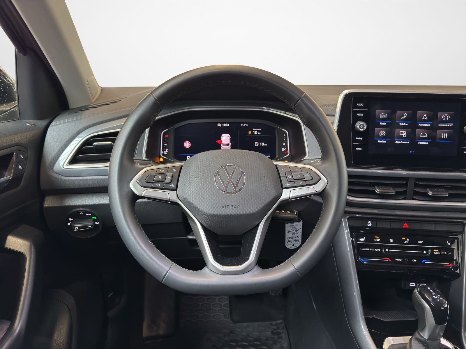 Volkswagen T-Roc 1.5 TSI DSG Style  LED Kamera PDC LM Tempo foto 10