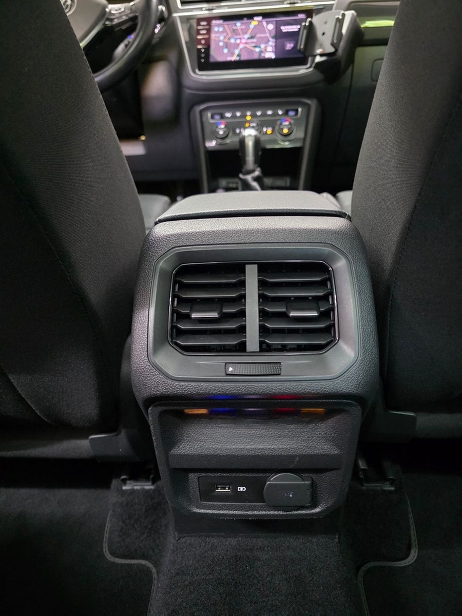 Volkswagen Tiguan 2.0 TDI Highline 4M, R LINE, HUD,PANO,ACC foto 17