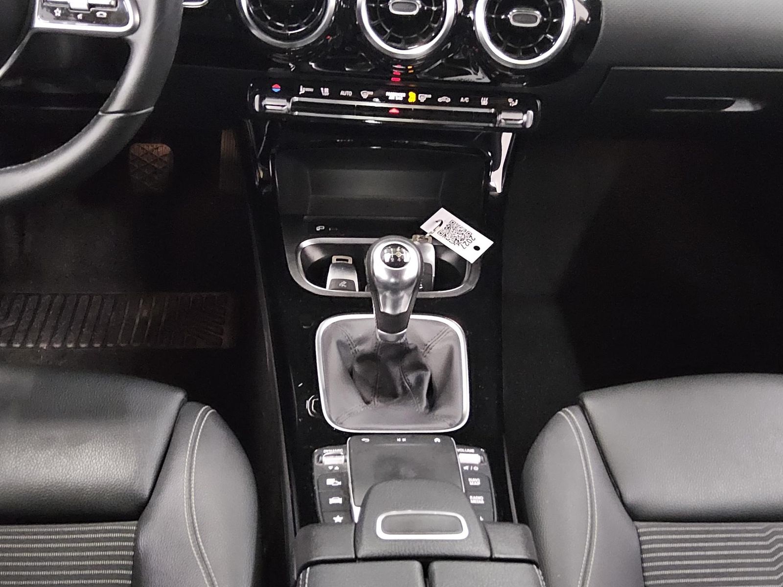 Mercedes-Benz CLA 200 Progressive T-Leder Navi LED SHZ foto 6
