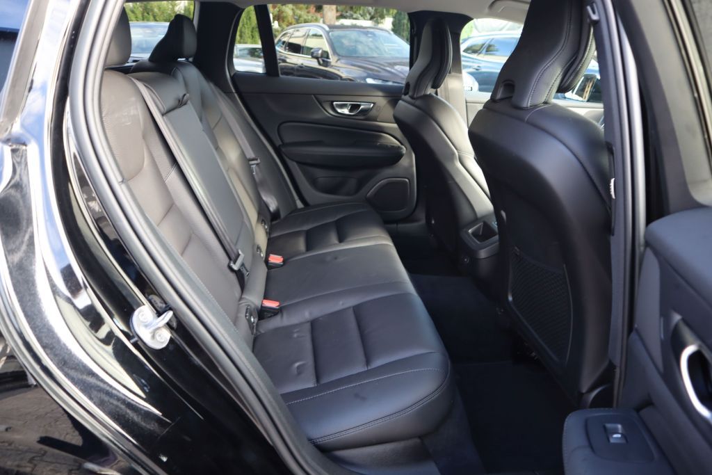 Volvo V60 B4 D Plus Dark |LEDER|NAVI| foto 15