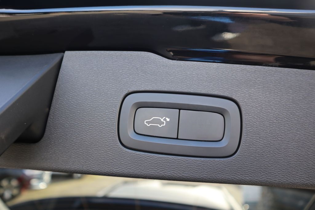 Volvo V60 B4 D Plus Dark |LEDER|NAVI| foto 25