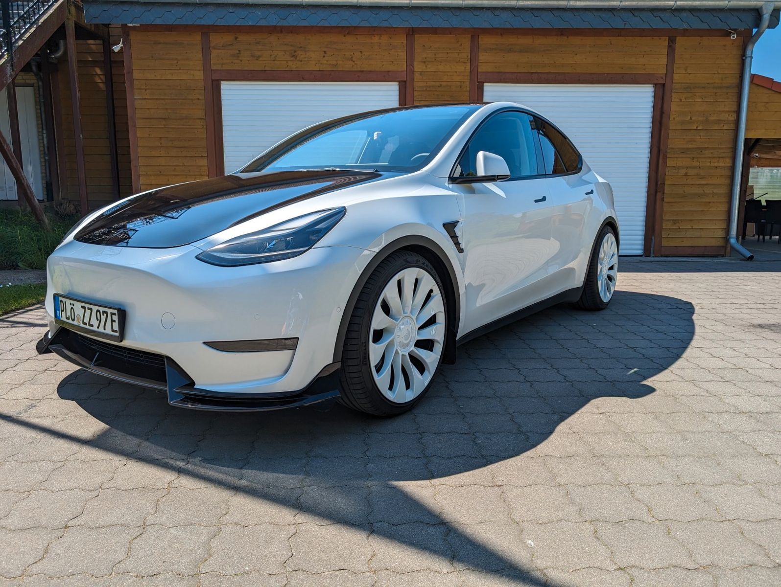 Tesla Model Y Performance H&R 21" 