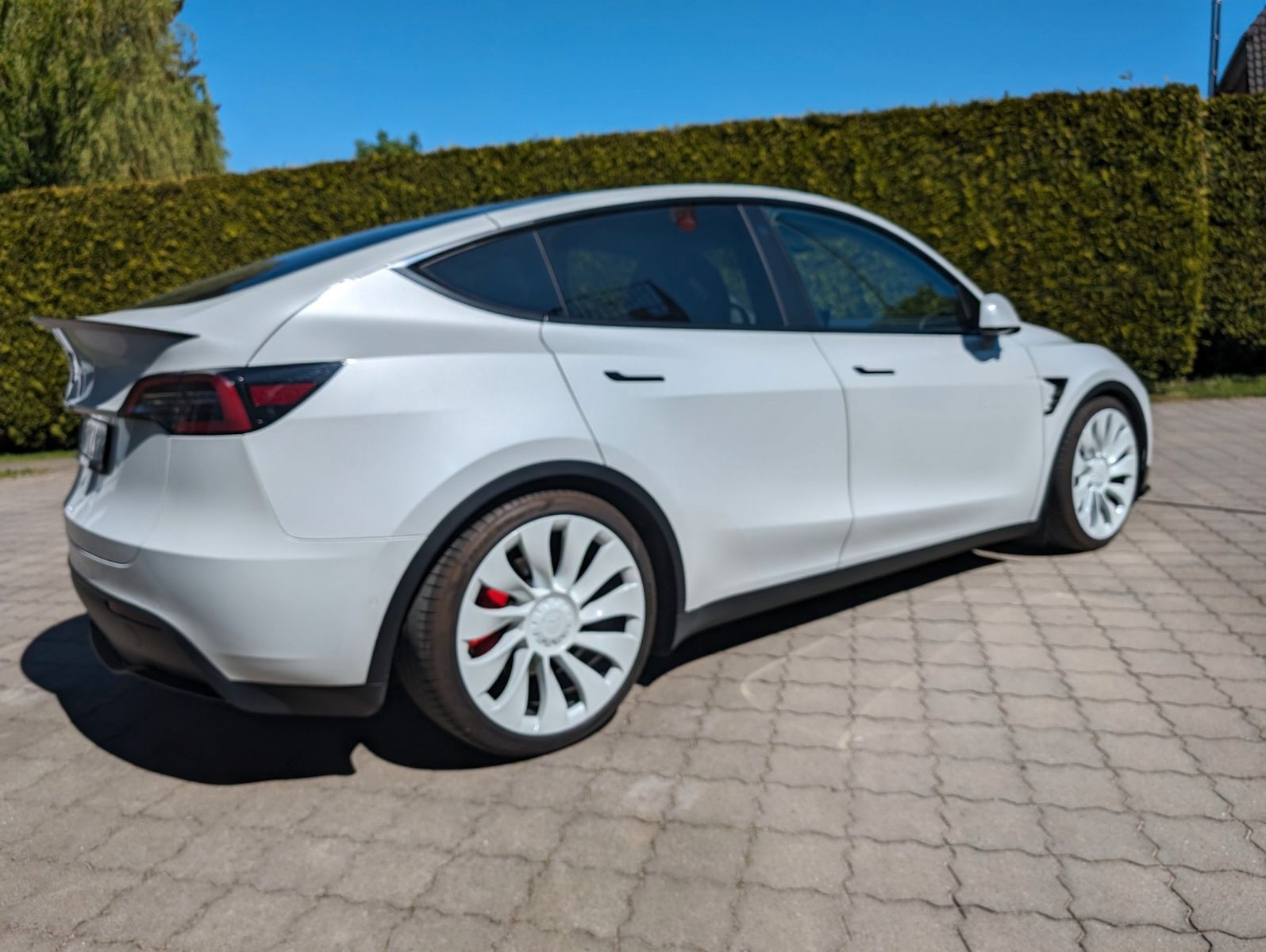 Tesla Model Y Performance H&R 21"  foto 5