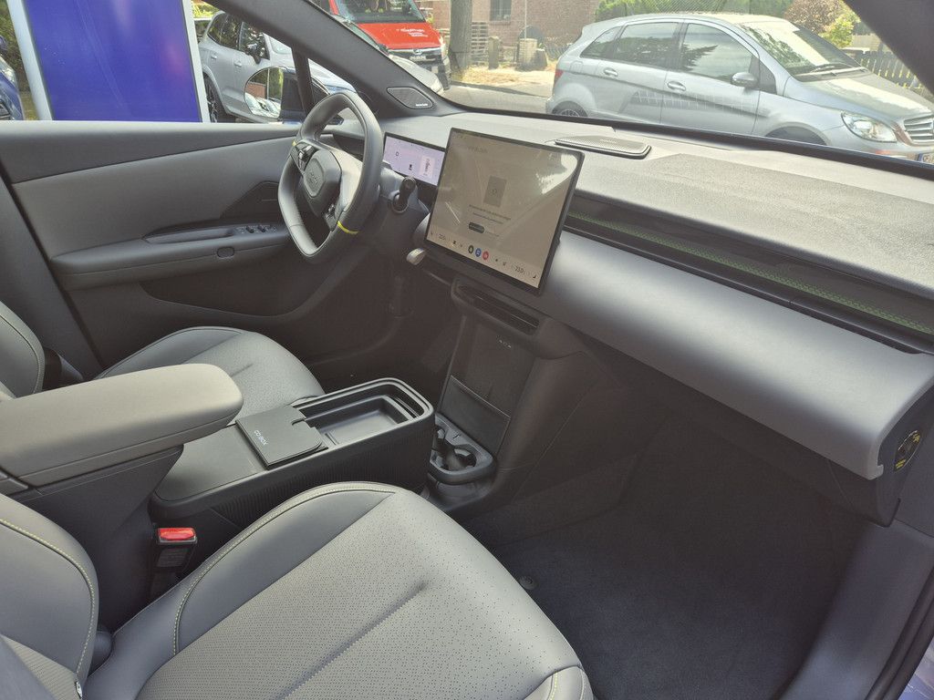 Lynk&Co 02 More PDC SHZ KAMERA NAVI W-LAN ACC PANO foto 13