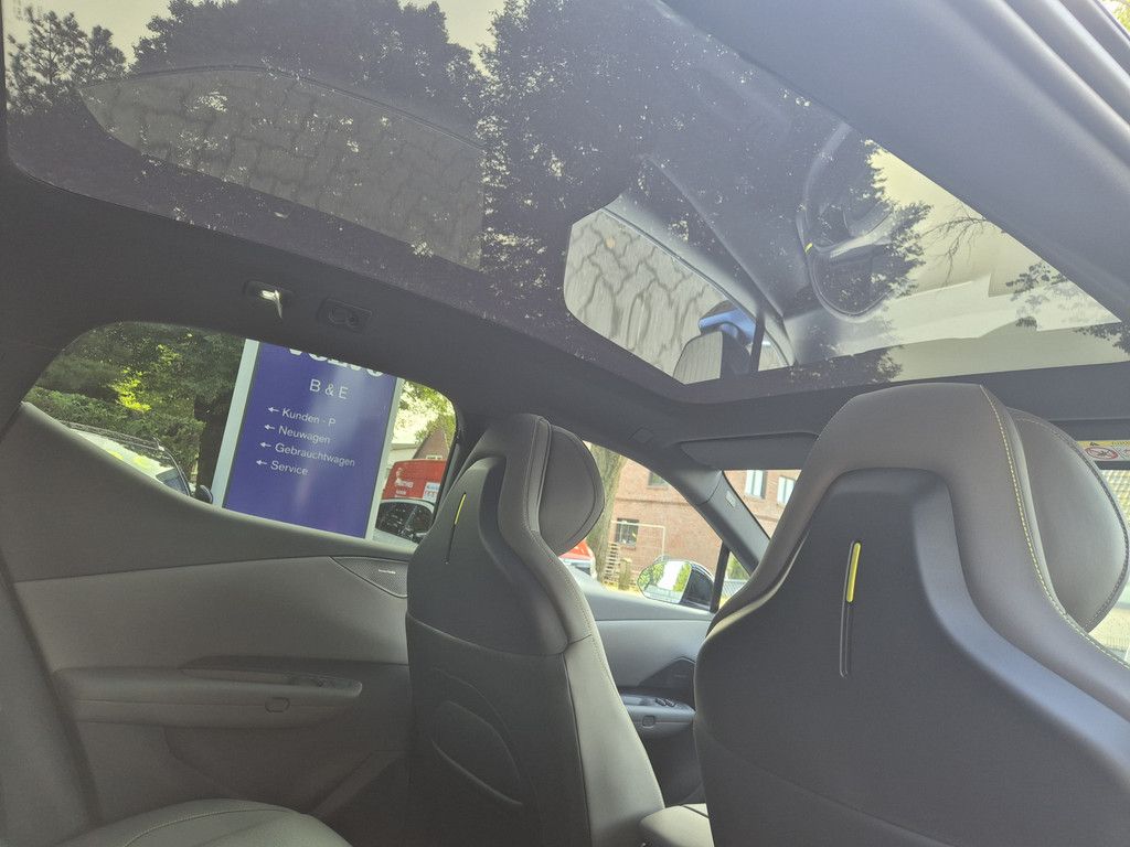 Lynk&Co 02 More PDC SHZ KAMERA NAVI W-LAN ACC PANO foto 15